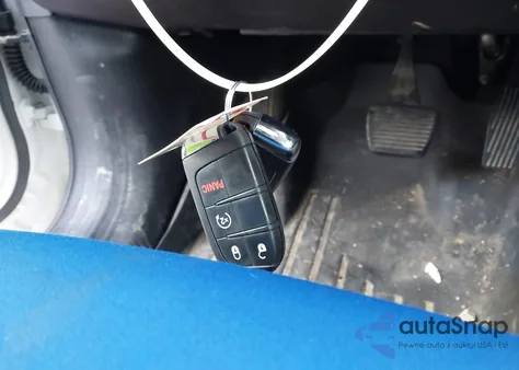 2020 Jeep Renegade Sport 4X4 из США, поврежденный, VIN ZACNJBAB9LPL40256